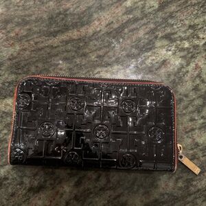 Tory Burch black patten leather wallet